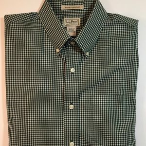 LL Bean Wrinkle Resistant Green Checker Sz LT